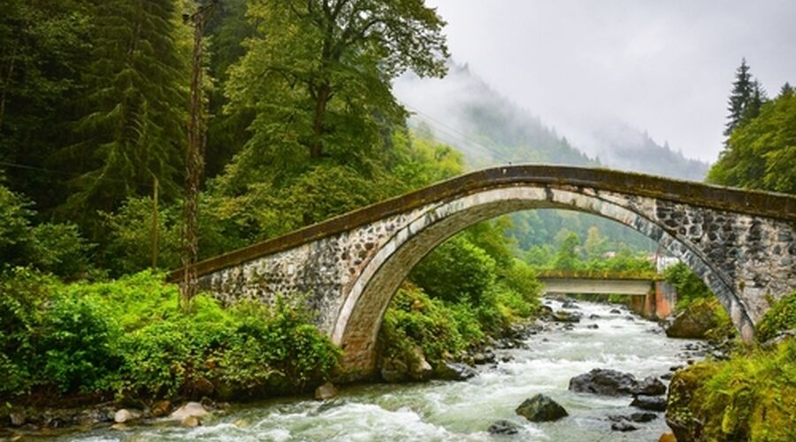 Uçakla Karadeniz Yaylalar Rüzgarı ve Batum Turları (Trabzon başlar, Rize biter)