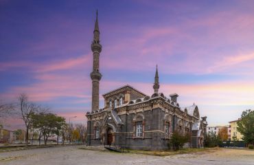 Doğu Ekspresi Rotası: Van, Karlar Altında İshakpaşa, Kars, Erzurum Palandöken Turu (4 Gece Otel)