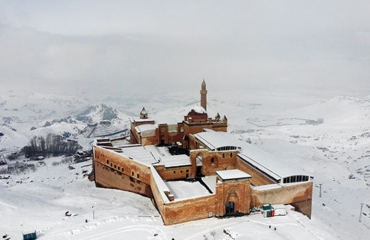 Doğu Ekspresi Rotası: Van, Karlar Altında İshakpaşa, Kars, Erzurum Palandöken Turu (4 Gece Otel)